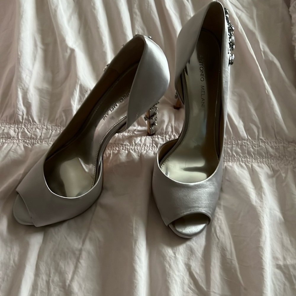 Antonio Melani high heels 8.5 silver platinum color with jewels